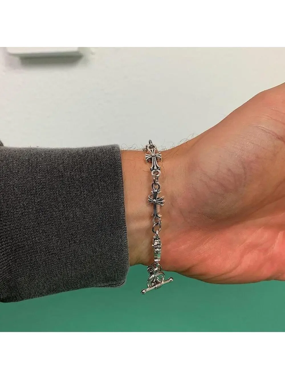 Y2k Vintage style gothic cross pendant silver bracelet. Cool design. Nice